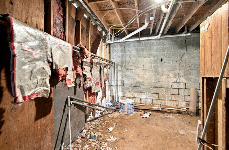 More Photos Of 206 Ferry St, Loudon Multifamily For Sale
