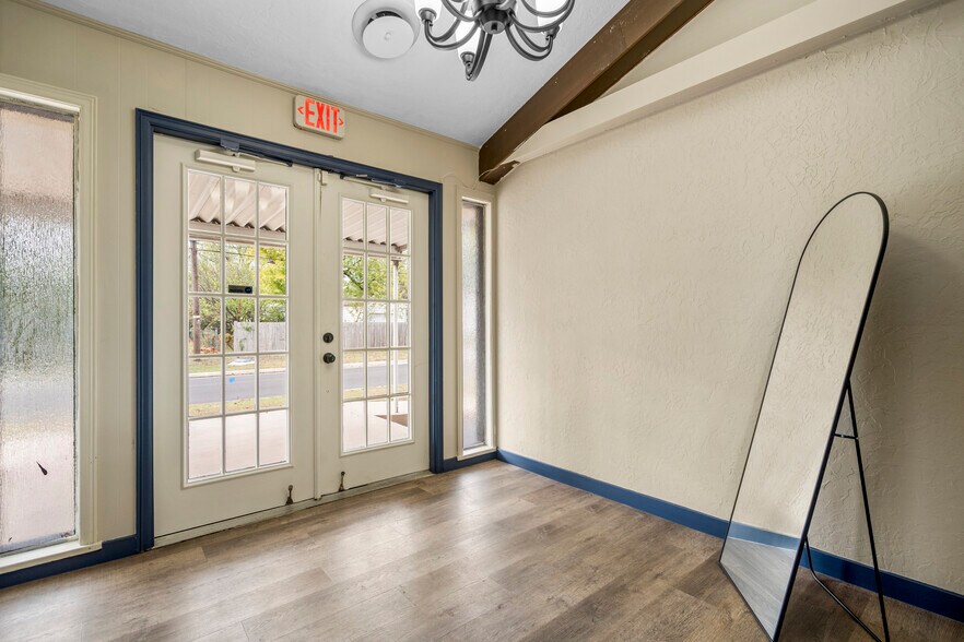 More Photos Of 1823 W 51st St, Tulsa Freestanding For Sale