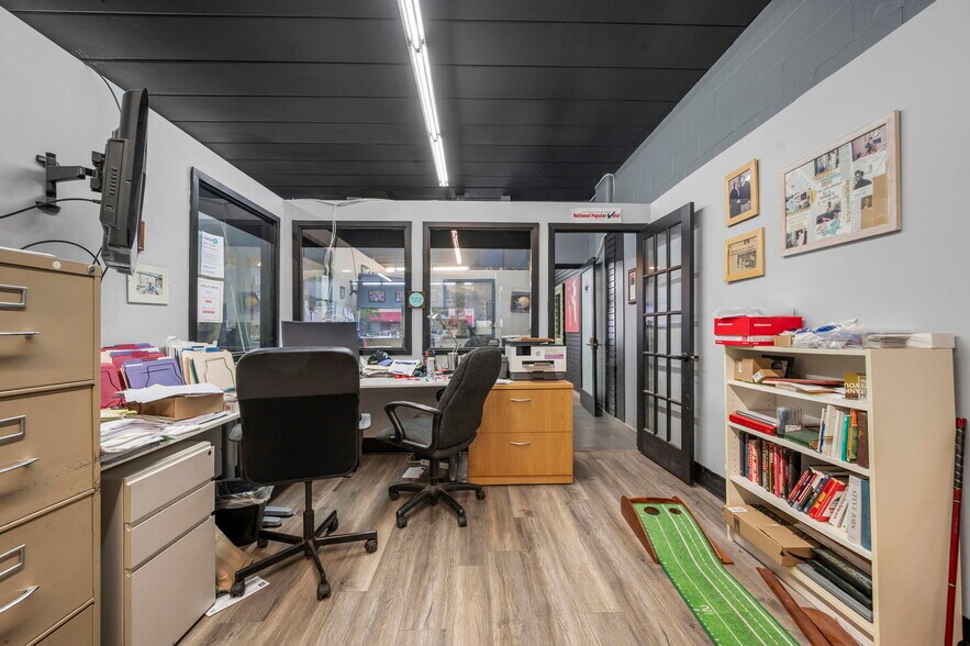 More Photos Of 735-737 Snelling Ave N, Saint Paul Storefront Retail Office For Lease