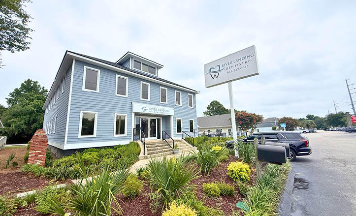 More Photos Of 790 Johnnie Dodds Blvd, Mount Pleasant Medical For Lease