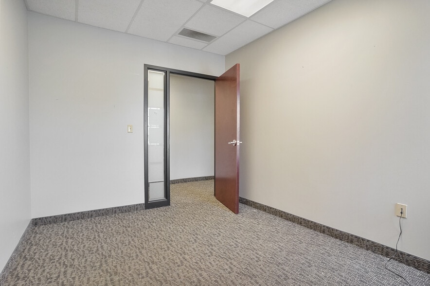More Photos Of 3333 Massillon Rd, Akron Bank For Lease
