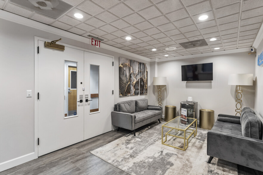 More Photos Of 148 East Ave, Norwalk Medical For Sale