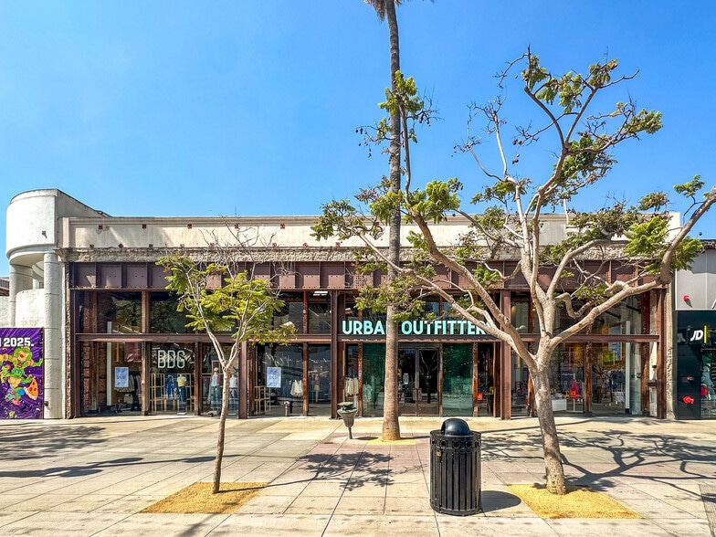 More Photos Of 1440 3rd Street Promenade St, Santa Monica Storefront For Lease