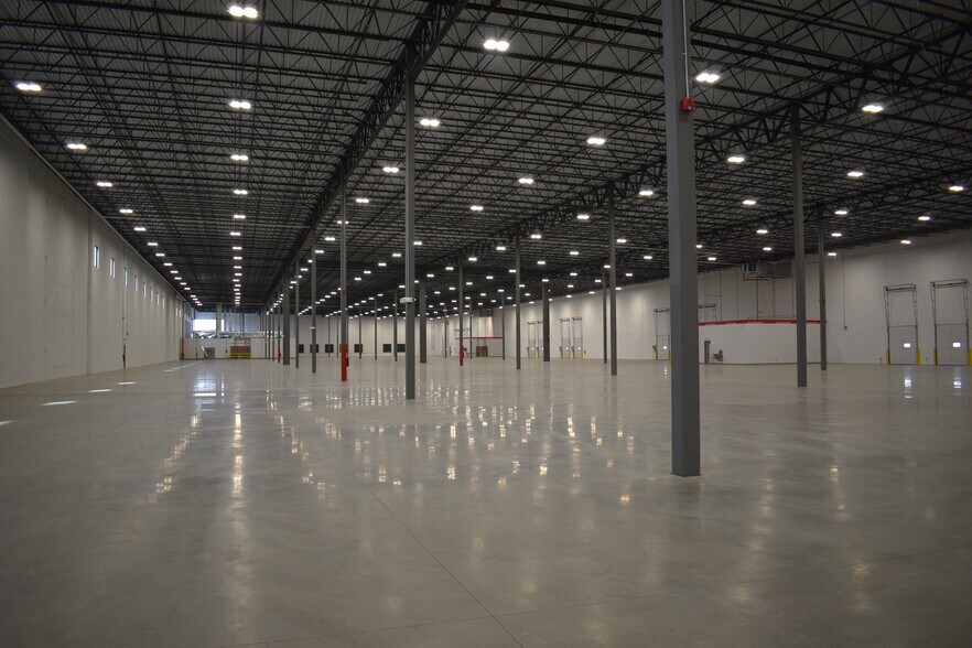 More Photos Of 37988 Avon Commerce Pky, Avon Distribution For Lease