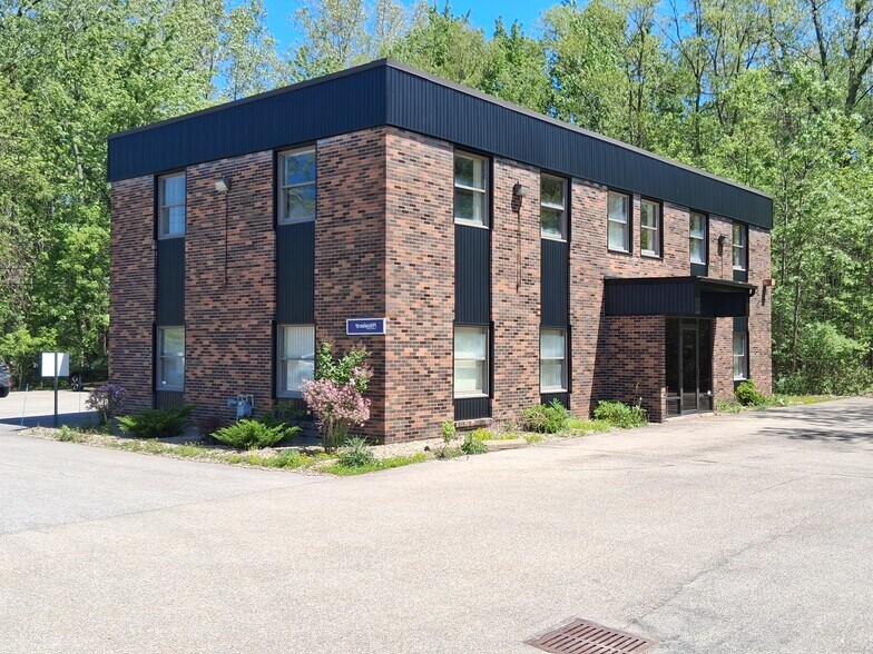 Primary Photo Of 875 Hopkins Rd, Buffalo Office For Lease