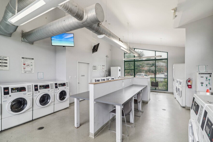 More Photos Of 1100 E Ramblewood Rd, Baltimore Apartments For Sale