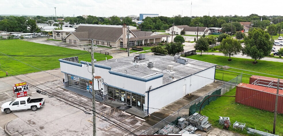 More Photos Of 1801 Shaver St, Pasadena General Retail For Lease