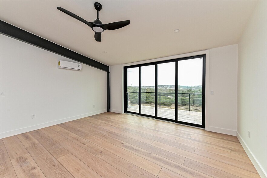 More Photos Of 451 Farrell Rd, Dripping Springs Light Distribution For Sale