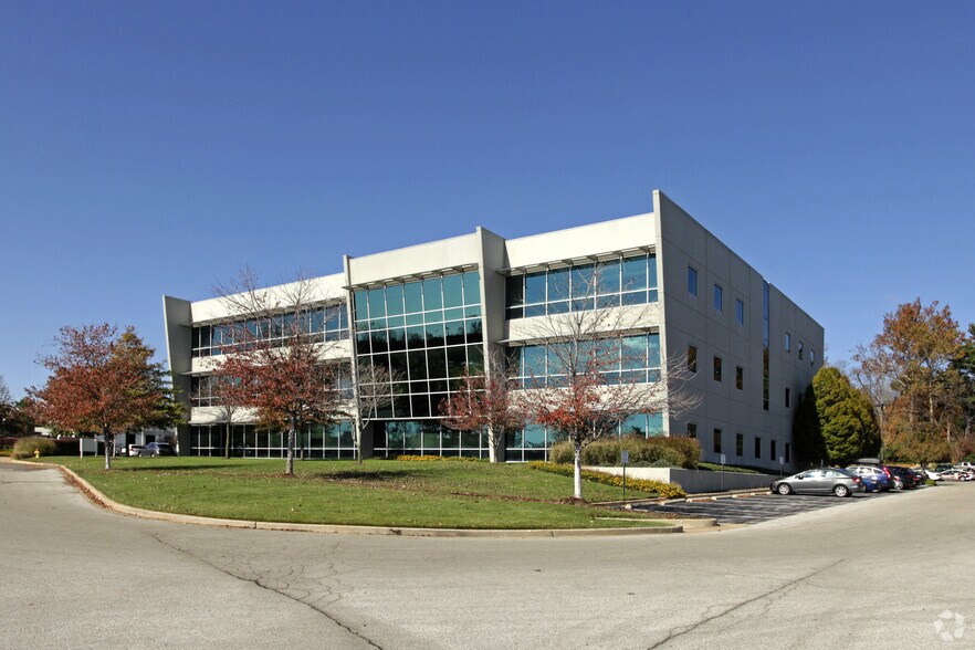 More Photos Of 2127 Innerbelt Business Center Dr, Overland Office For Lease