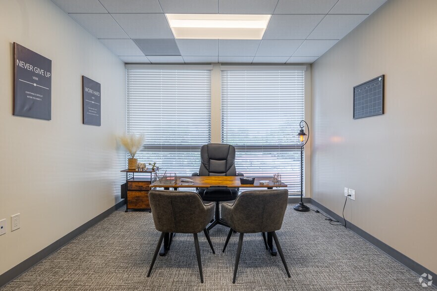 More Photos Of 15335 Morrison St, Sherman Oaks Office For Lease