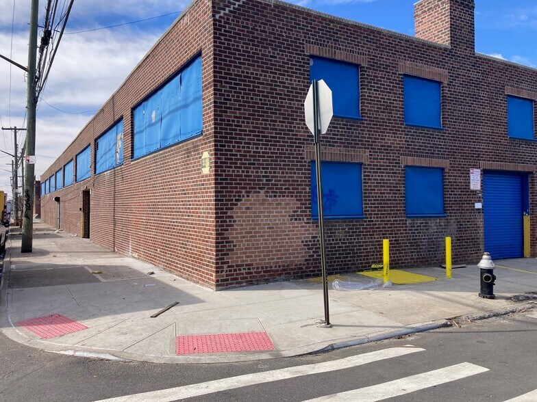 More Photos Of 529 Cozine St, Brooklyn Warehouse For Lease