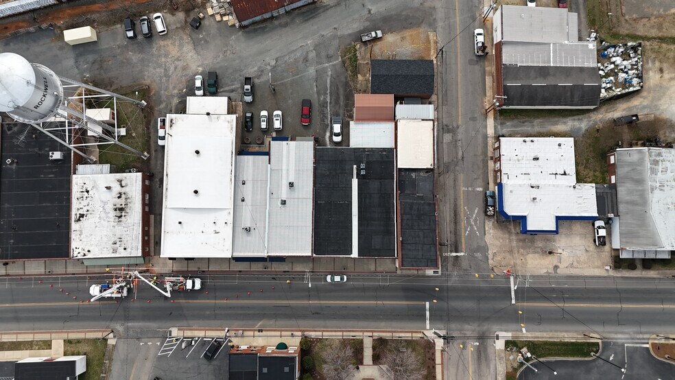 More Photos Of 106 E Main St, Rockwell Storefront Retail Office For Lease
