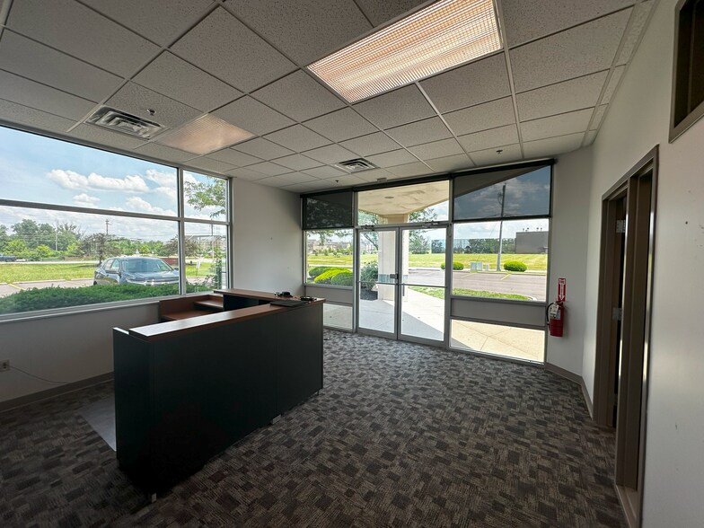 More Photos Of 6037 Schumacher Park Dr, West Chester Light Distribution For Lease