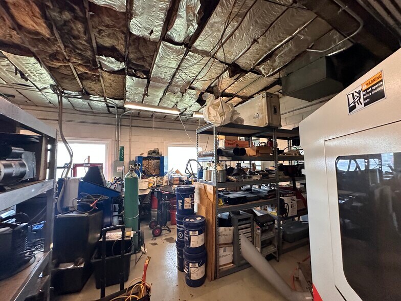 More Photos Of 420-440 Carey St, Deerfield Manufacturing For Sale