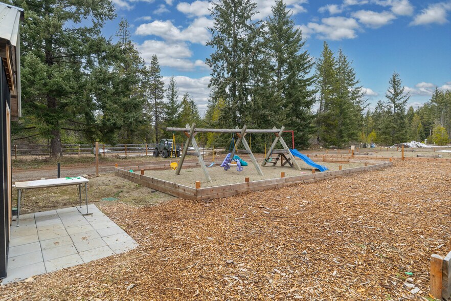 More Photos Of 180 Silver Ridge Ranch Rd, Easton Trailer Camper Park For Sale