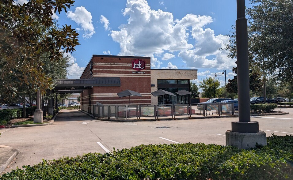 More Photos Of 9310 Highway 6, Missouri City Fast Food For Lease