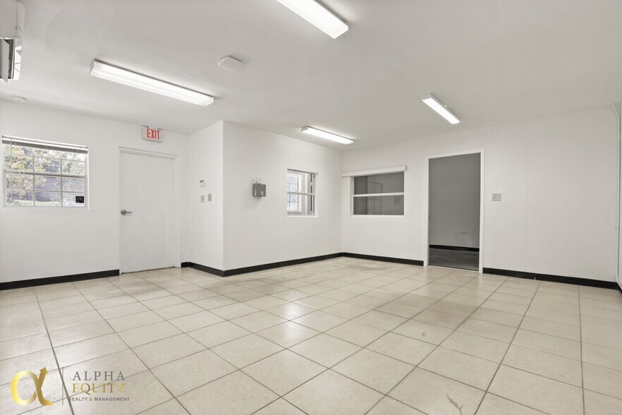More Photos Of 5497 Benchmark Ln, Sanford Warehouse For Lease