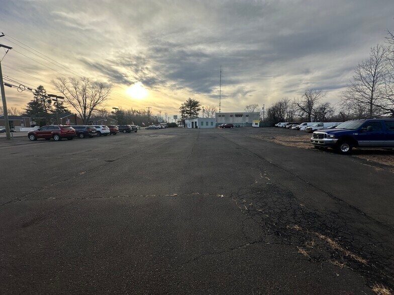 More Photos Of 351 Lincoln Hwy, Fairless Hills Auto Dealership For Lease