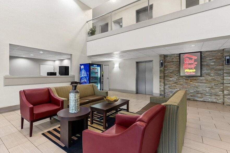 More Photos Of 2450 Old National Pky, College Park Hotel For Sale