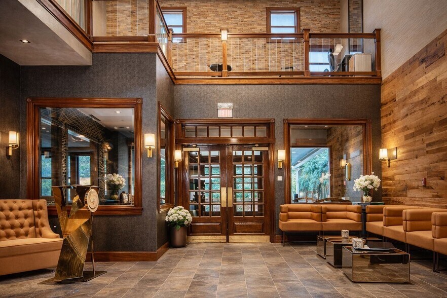 More Photos Of 160 Pawtucket Blvd, Tyngsborough Hotel For Sale