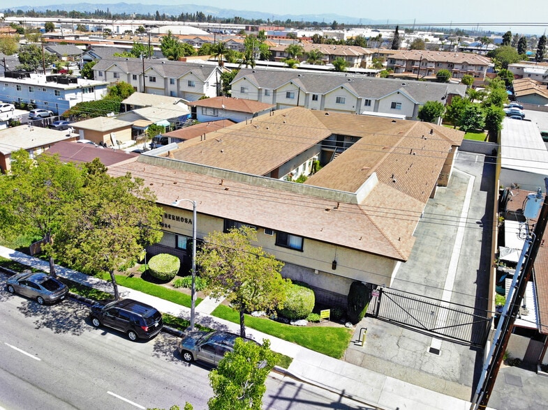 Primary Photo Of 12024 Bellflower Blvd, Downey Apartments For Sale