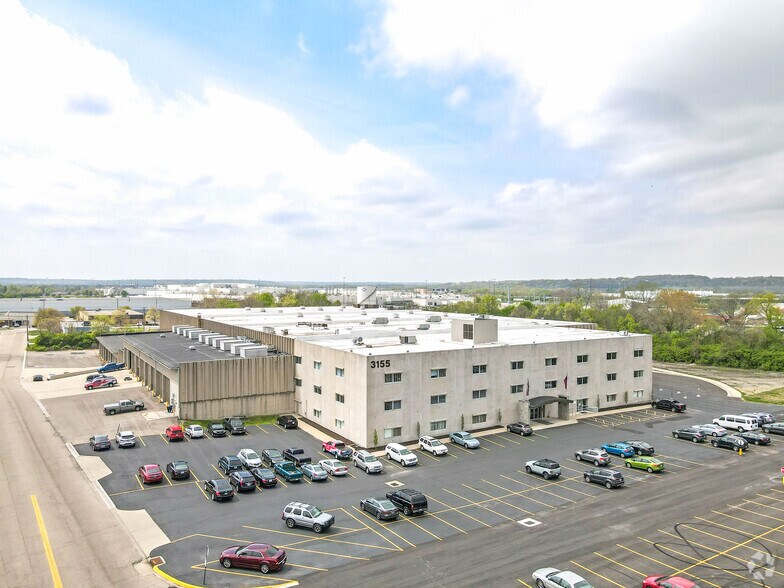 More Photos Of 3155 Elbee Rd, Moraine Distribution For Lease