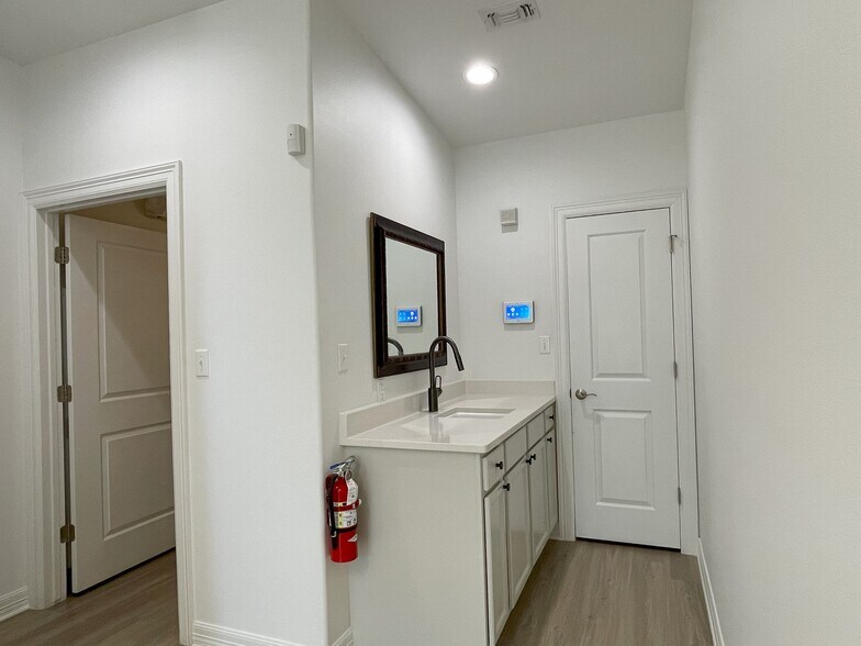 More Photos Of 109 Enterprise Pky, Boerne Loft Creative Space For Lease