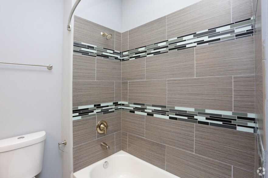 More Photos Of 2604 Avenue K, Bay City Apartments For Sale