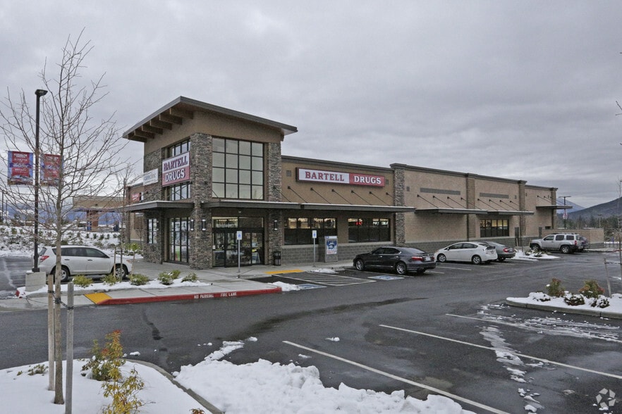 Primary Photo Of 35013 SE Snoqualmie Pky, Snoqualmie General Retail For Lease