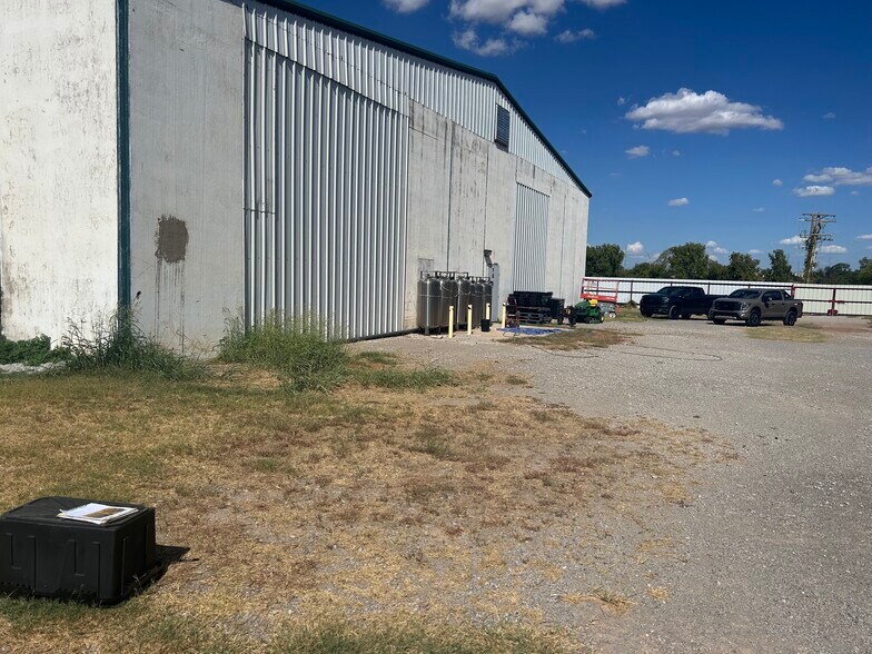 More Photos Of 340 Rotary Ln, Waurika Warehouse For Sale