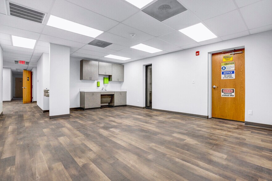 More Photos Of 3908 N Frankford Ave, Lubbock Warehouse For Sale