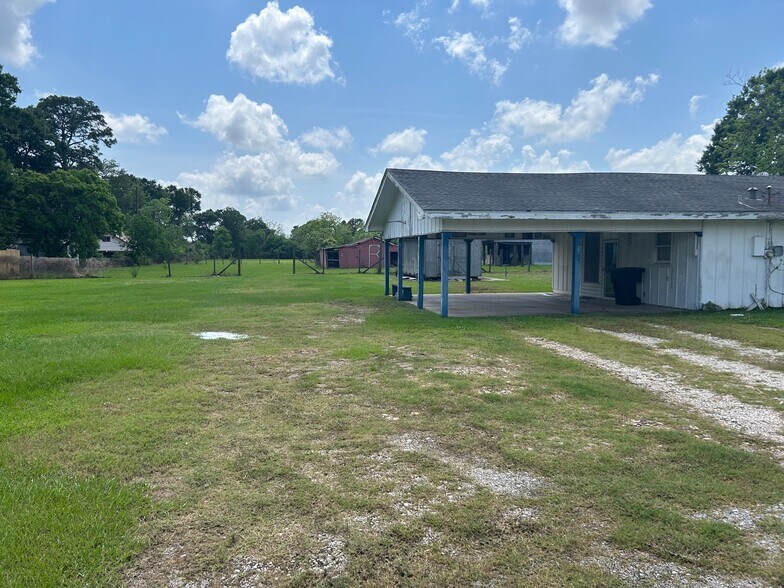 More Photos Of 1420 S 29th St, Nederland Land For Sale