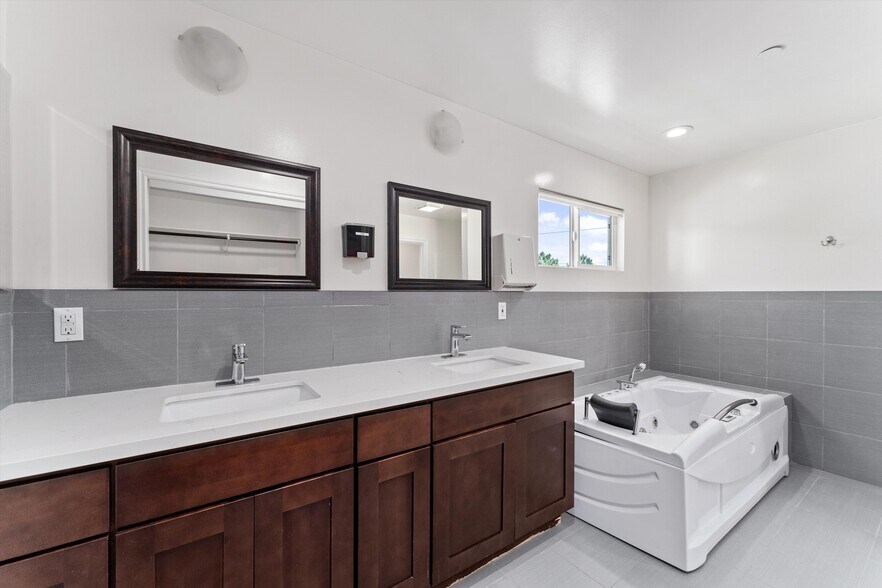More Photos Of 7761 Garfield Ave, Huntington Beach Apartments For Sale