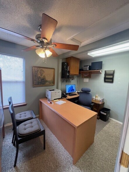 More Photos Of 1611 S Greenwood Ave, Fort Smith Office Residential For Sale