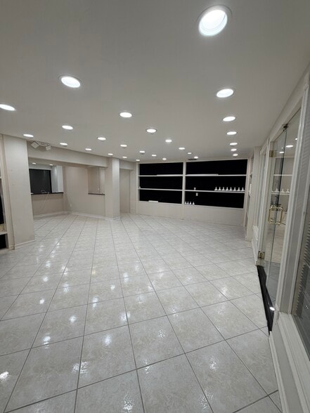 More Photos Of 3663 Arnold Ave, Naples Light Manufacturing For Lease