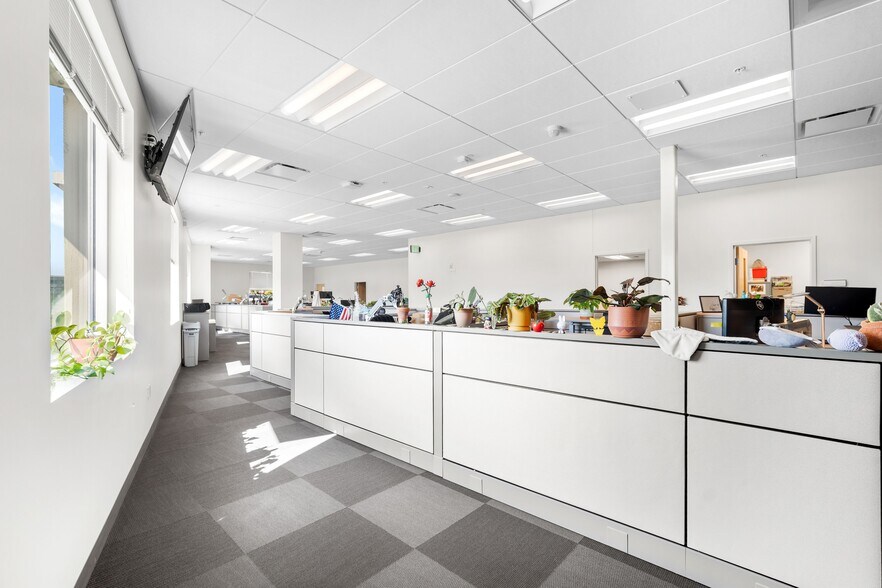 More Photos Of 560 Eccles Ave, South San Francisco Research And Development For Sale