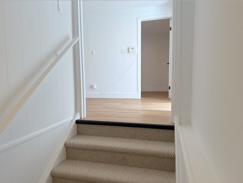 More Photos Of 364 Regent St, Orillia Religious Facility For Sale