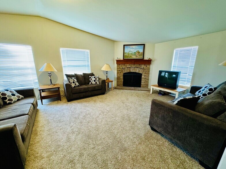 More Photos Of 55 E Kuehn St, Quartzsite Trailer Camper Park For Sale