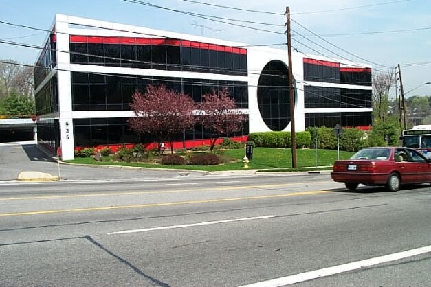 More Photos Of 935 Northern Blvd, Great Neck Medical For Sale