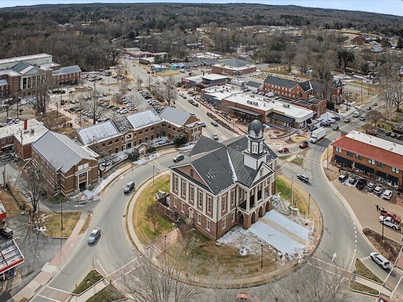 More Photos Of 39 West St, Pittsboro Restaurant For Lease