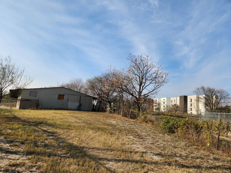More Photos Of 601 Lone Star Blvd, San Antonio Warehouse For Lease
