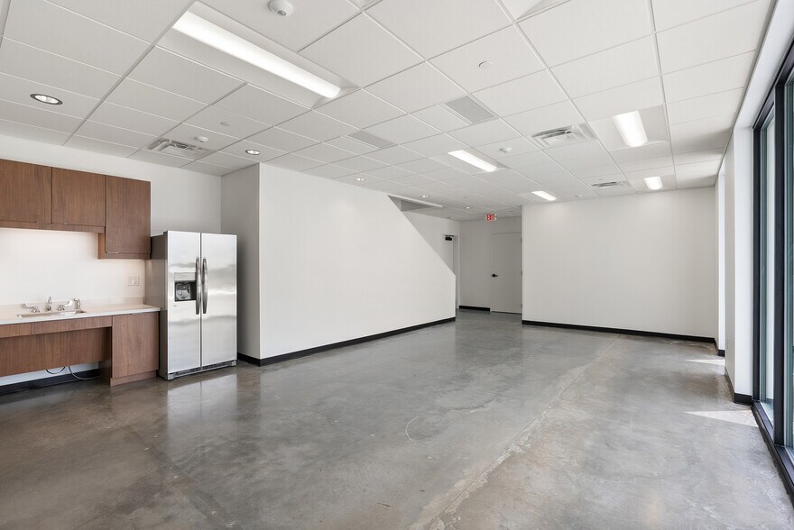 More Photos Of 1433 Chris Ln, Pflugerville Light Distribution For Lease