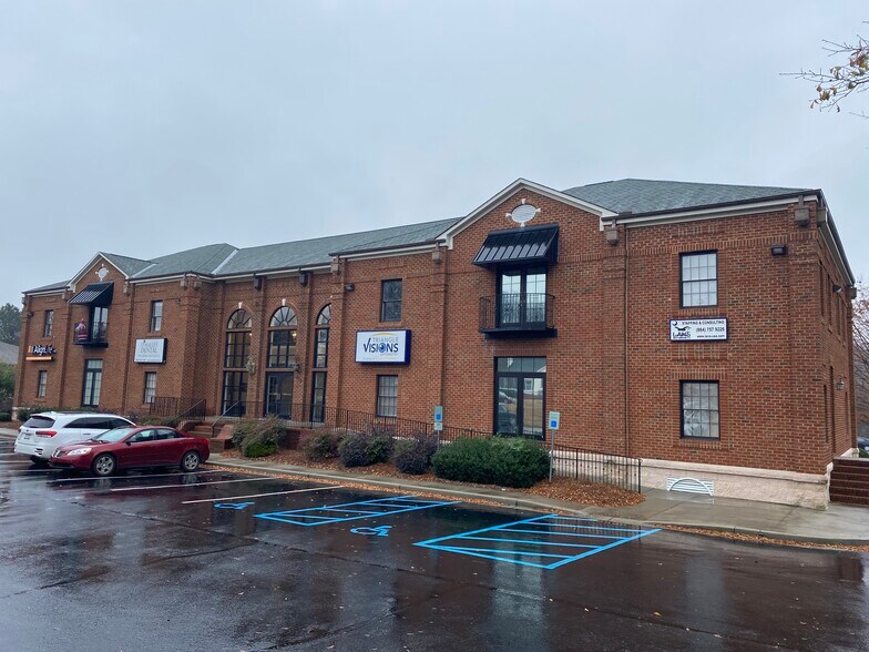 More Photos Of 419 SE Main St, Simpsonville Unknown For Lease