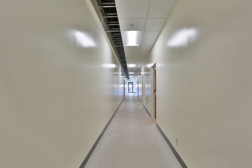 More Photos Of 118-122 Charcot Ave, San Jose Flex For Lease