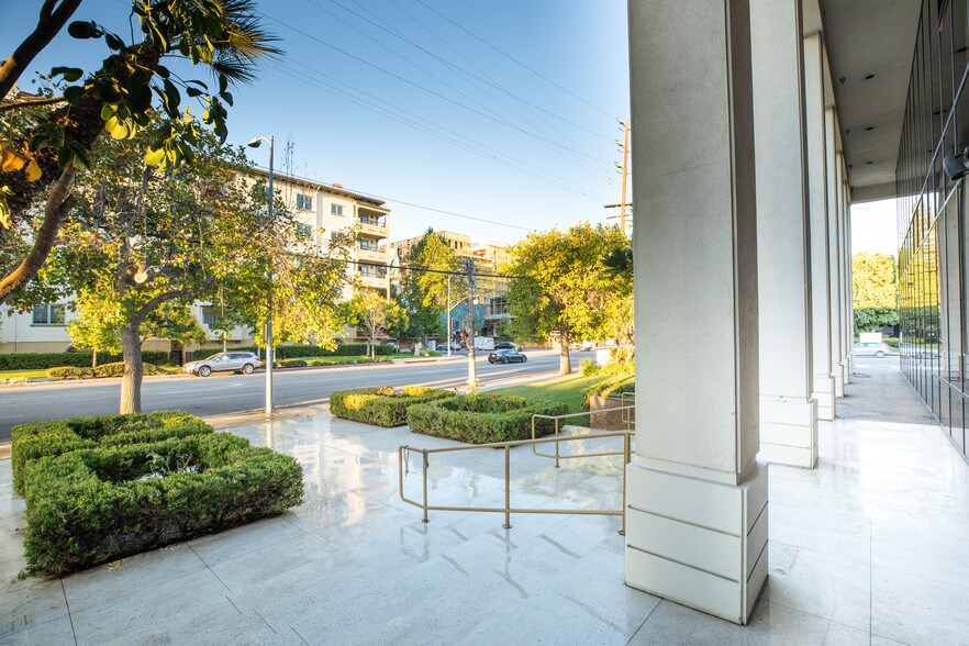 More Photos Of 21100 Erwin St, Woodland Hills Office For Sale