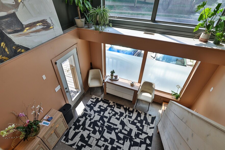 More Photos Of 2039 Madison Rd, Cincinnati Storefront Retail Office For Sale