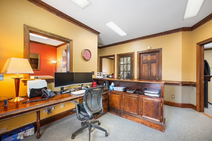 More Photos Of 130 N Mcdowell St, Charlotte Office For Sale