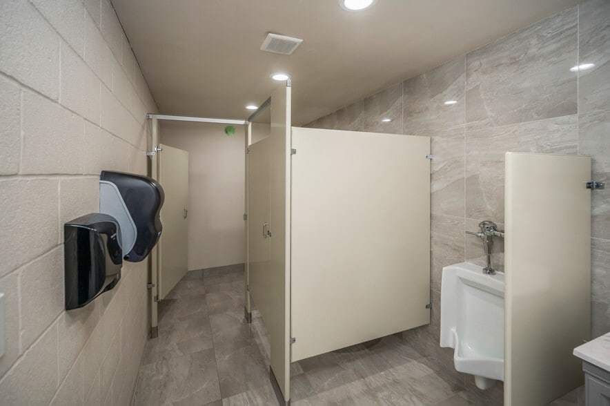 More Photos Of 1502 Featherstone Rd, Woodbridge Medical For Sale