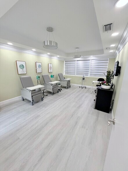 More Photos Of 7765 SW 87th Ave, Miami Medical For Sale
