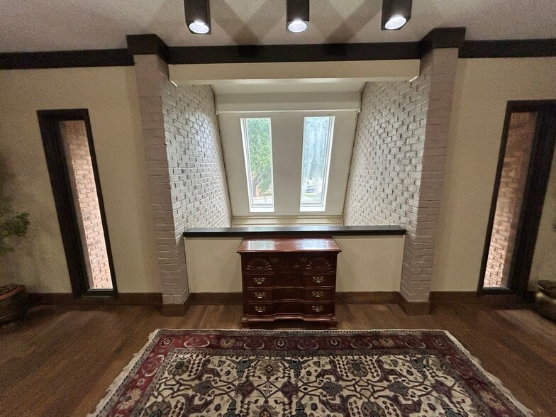 More Photos Of 4735-4739 Spottswood Ave, Memphis Medical For Sale